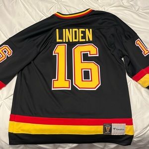 Vintage hockey Size large Vancouver Canucks 1994 Trevor linden away jersey